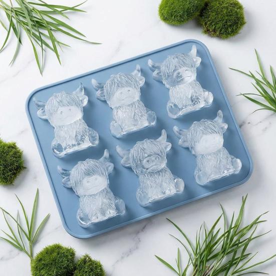 Highland Cow Silicone Ice Cube Tray Food-Grade 3D Mold for Whiskey Cocktails Easy-Release Mini Cow Chocolate Candy Molds for Baking Gummies Fudge