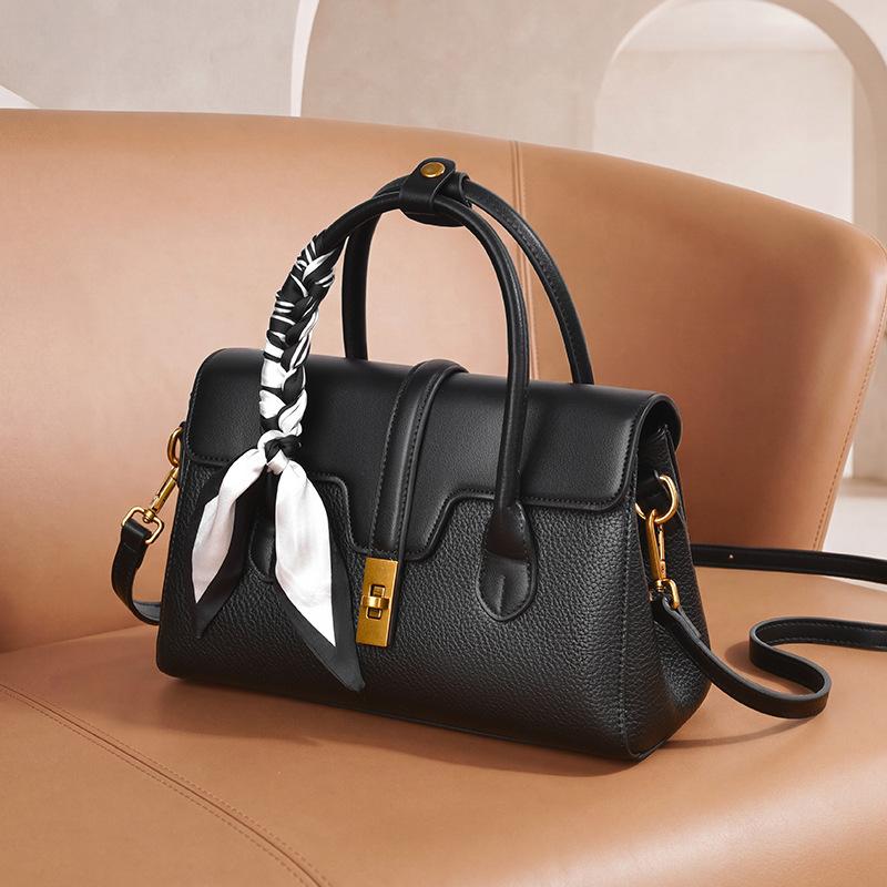 Shoulder Bag Women's New Contrasting Color Fashion Handbag Daily Practical Commuting Crossbody Bag
