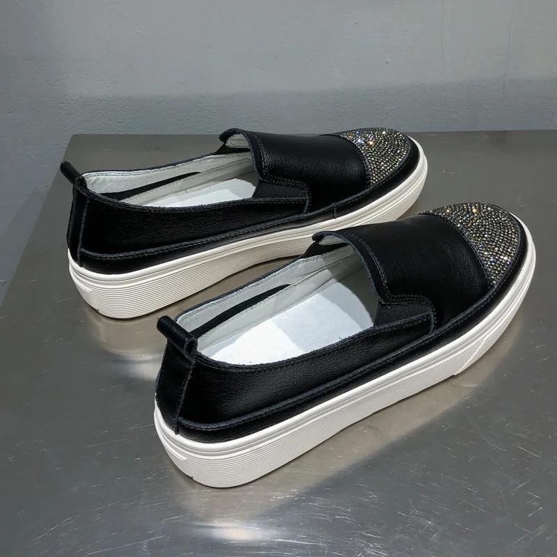 Модные женские кроссовки из натуральной кожи белого цвета со стразами на весну и осень с плоской подошвой, универсальные кроссовки для ходьбы с толстой подошвой Womendf56