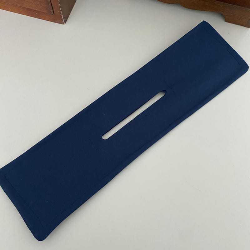 Заколка-повязка для создания пучка с узором в горошек