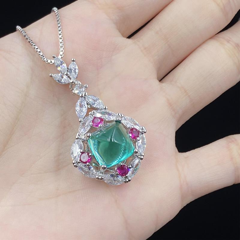 BELLA BOX Высококачественный комплект из длинных сережек с подвеской в форме сахарной башни и пустого сердца из светло-зеленого циркония для женщин