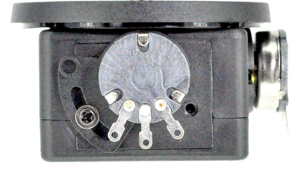 Аналоговый джойстик (3 оси + кнопочный переключатель)