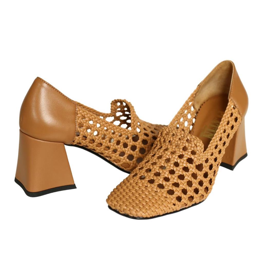 Женские туфли из натуральной кожи из специальной коллекции на высоком каблуке