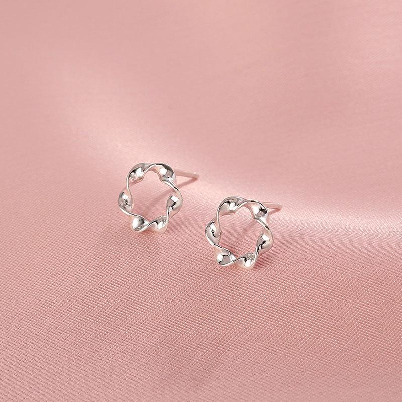 Серьги-кольца Mobius для женщин с легким роскошным ощущением высокого класса, маленькие и простые серьги