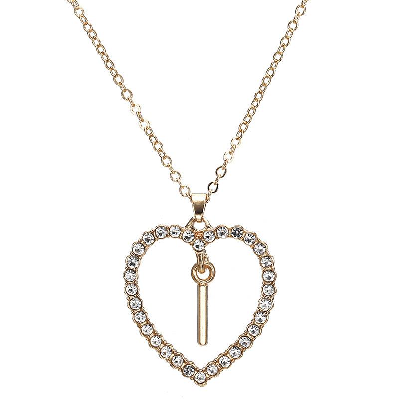 Шикарное европейское и американское бриллиантовое колье в форме сердца с 26 буквами, дизайн персикового сердца. Универсальная и элегантная цепочка на ключицу для женщин.