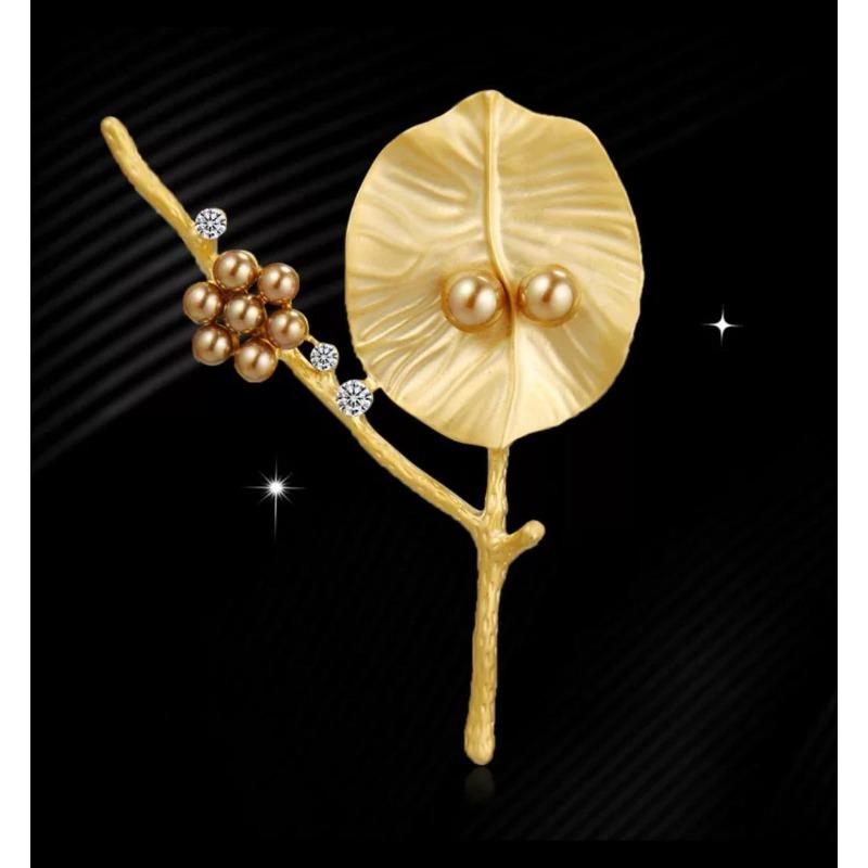 Brooch High-End Sense Niche High-End Women'S Silk Scarf Buckle Alloy Corsage Small Fragrant Wind Pearl Rhinestone High-End