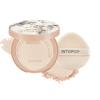 Финишная пудра INTOPOP: Держится стойко, маскирует поры, ощущается легким и подходит для всех типов кожи. Легко носить. Прессованная пудра (01-Слоновая кость)