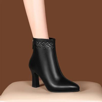 Мода 2025 Весна и Осень Зима Новые КорейскаяМода Острый Носок Задняя Молния Толстый Высокий Каблук Модные Ботинки Повседневные Большие Женские Короткие Ботинки
