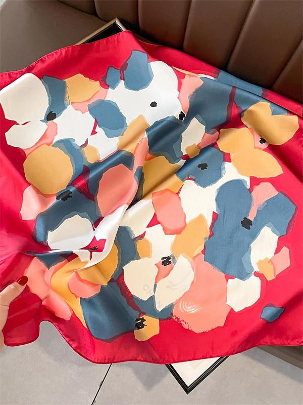Low-key Luxury Womens Headscarf Is a Must-have for Spring and Summer Imitation Silk Printed Square Scarf Is Fashionable