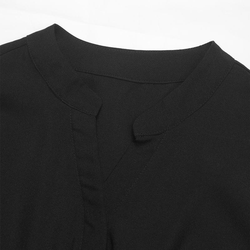 Летний женский комбинезон прямого кроя с воротником-стойкой в пригородном стиле