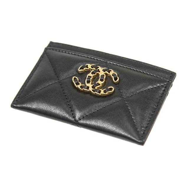 Chanel Сумка 19, украшенная металлическими элементами, ромбовидная стежка, кожа ягненка, кошелек-кардхолдер, женский стиль, черный.
