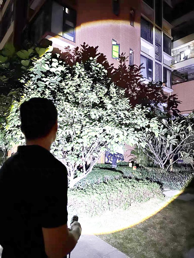 Новейший светодиодный фонарик высокой мощности, перезаряжаемый фонарик типа C 18650, тактический фонарик дальнего действия, супер яркий фонарик для рыбалки