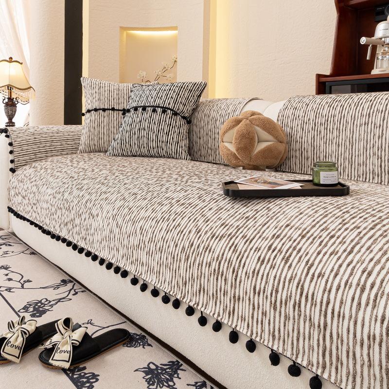 Sofa Cover Universal Thicken Short Plush Non-Slip Living Room Sofa Towel Irregular Edge Sofa Cushion Armrest Back Towel Home
