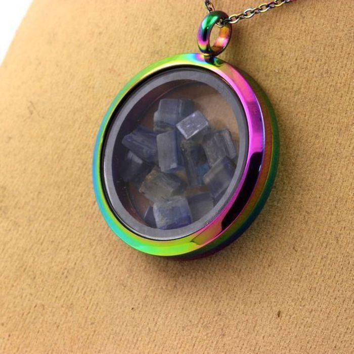 Pierres et Minéraux. Collier Kyanite brut. Modèle multicolore.