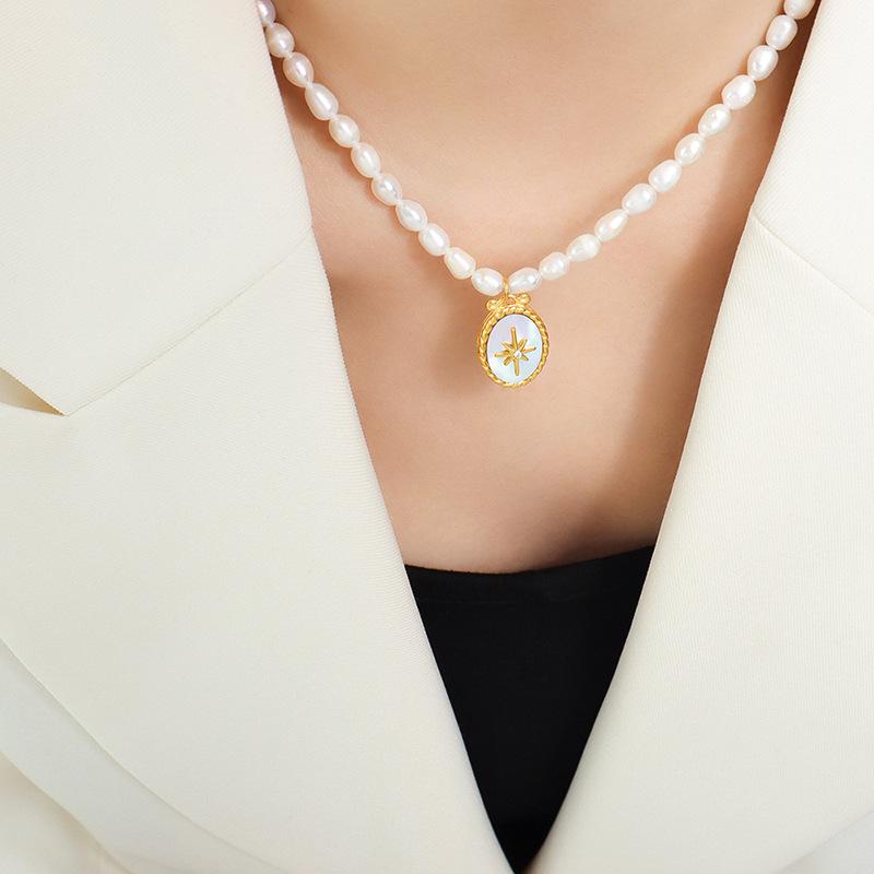 Queen'S Style Niche Accessories Natural Freshwater Pearl Oval Brand Pendant Necklace Inlaid Zircon Seashell Jewelry