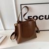 Versatile Bucket Bag for Women Large Capacity Crossbody Pendular Niche Design Elegant High Quality New