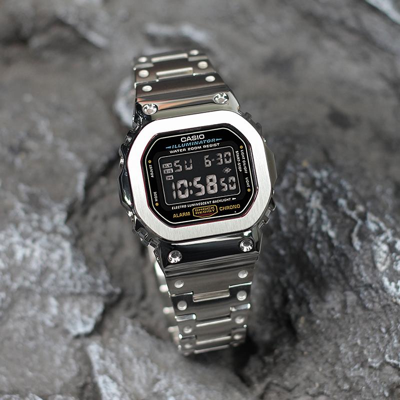 Casio Унисекс Серия G-SQUAD Черные часы DW-5600UE-1-