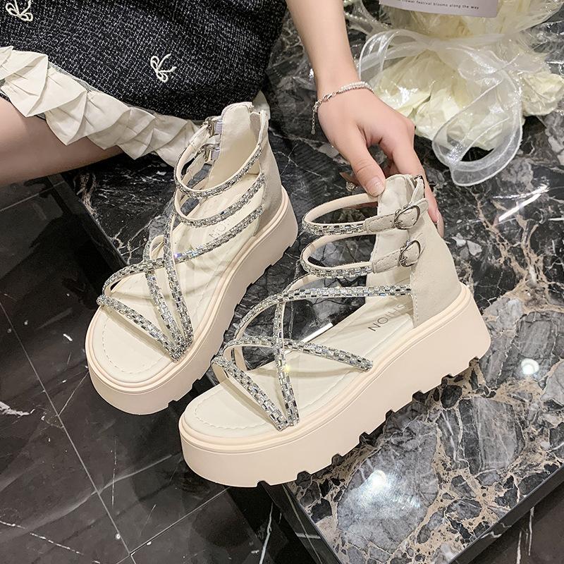 Модные сандалии со стразами, женская летняя обувь, новая подошва-маффин, толстая подошва, с юбкой, красивые сандалии