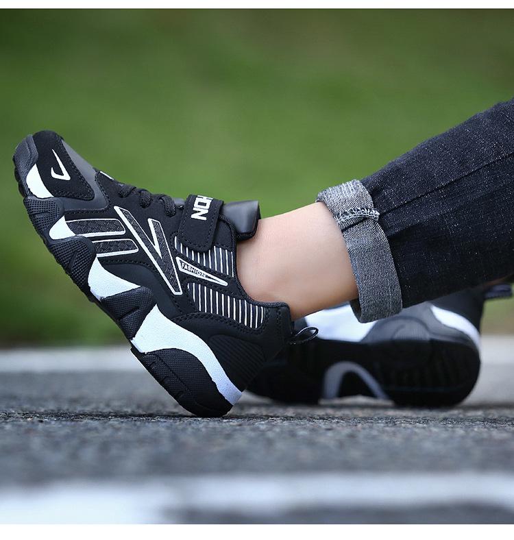 New Kids' Leather Waterproof Running Shoes for Middle and Large Children - Spring/Autumn Sports Shoes. Ideal for Students, Non-slip and Casual.