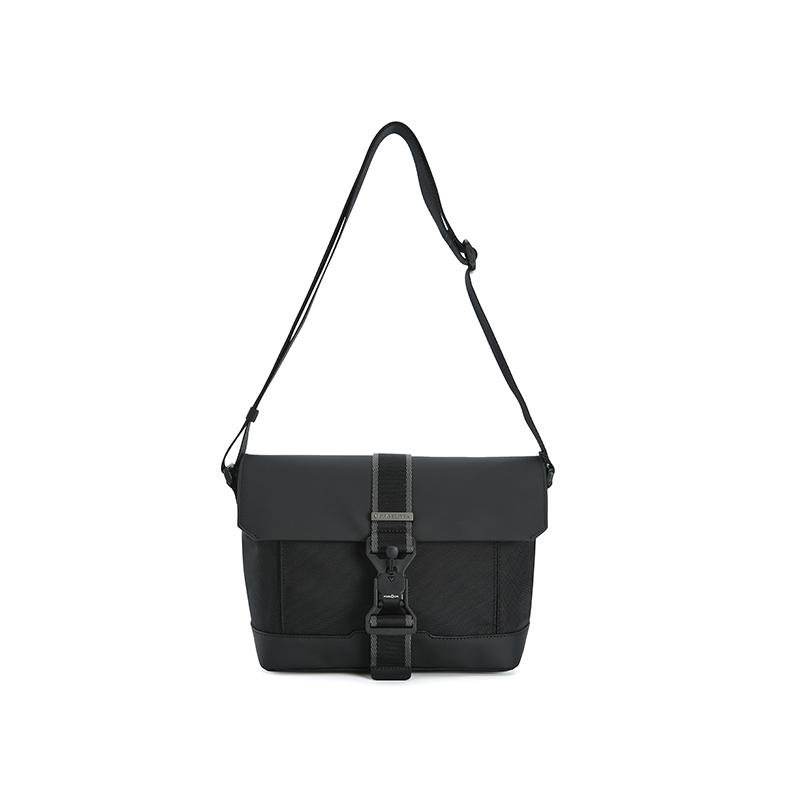 FILA White Minimalist Commuter Casual Versatile Color-Block Flap Crossbody Bag Fabric And PU Synthetic Leather Shoulder Bag Men bags F13M613107FBK