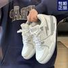 Весна 2025 года, новые оригинальные туфли на толстой подошве с воздушной подушкой, нишевая обувь для досок, новые универсальные студенческие пары, спортивные и развлекательные белые туфли