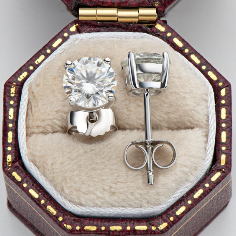 Classic Four-Prong Moissanite Stud Earrings Women 18K Gold Plated Elegant Fashion Jewelry