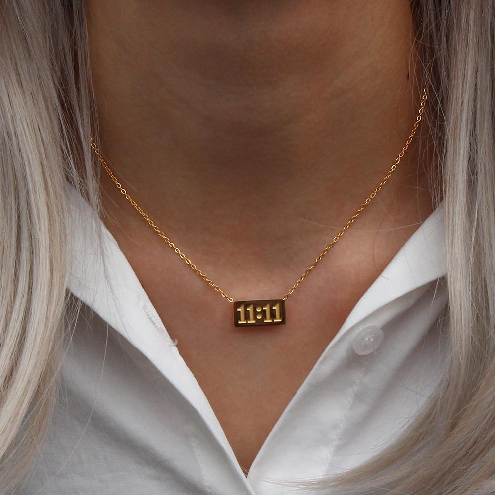 E.B.belle 11:11 Ожерелье с прямоугольной подвеской Тонкая полированная нержавеющая сталь Позолоченное ожерелье Украшение с номером