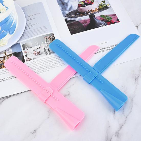 Adjustable Cake Smoother Scraper Fondant Spatula Cake Edges Smoother Food-Grade Cakes Pastry Spatula Cream Leveling Device