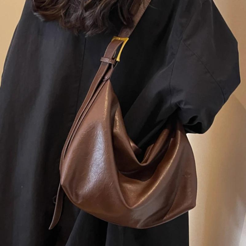 Women's Soft Monochromatic Shoulder Bag Zipped Bags Large Capacity High Quality Interior Compartment Fashionable