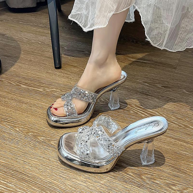 35-42 большие тапочки на высоком каблуке кристалл и водонепроницаемый стол лето 2025 новый сексуальный односимвольный дрэг
