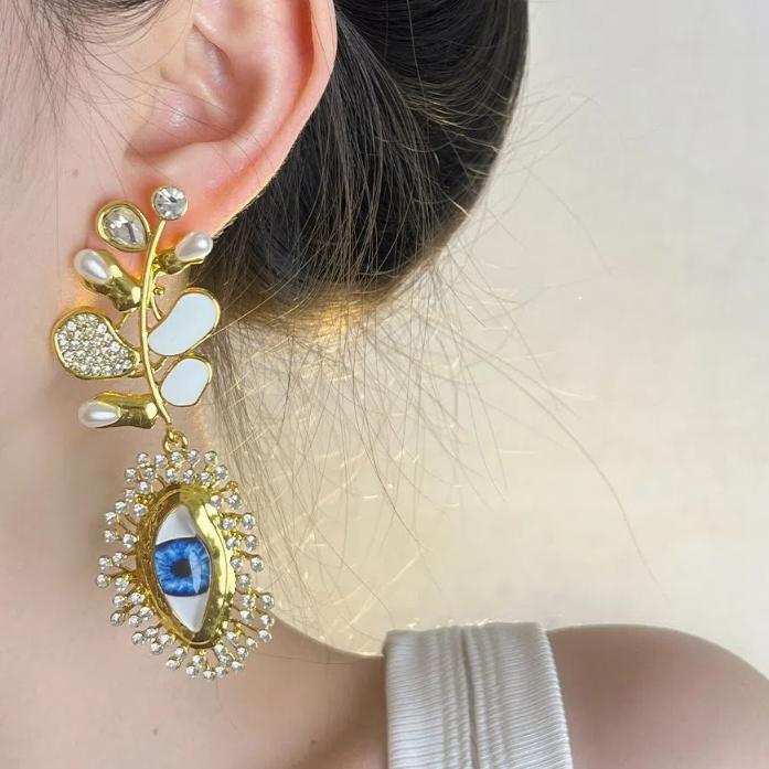 Pearl Devil's Eye Earrings Vintage Women Stud Earrings Eyes of Demon Stud Earring  Christmas Gift