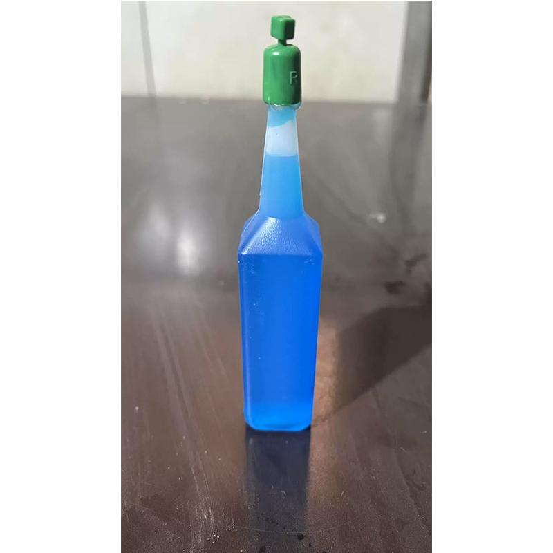 Жидкие гидропонные удобрения обогащают питательный раствор гидропонных растений