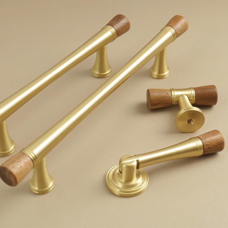 Vintage Look Nordic Cabinet Door Handle in Walnut and Brass for Clothing Storage