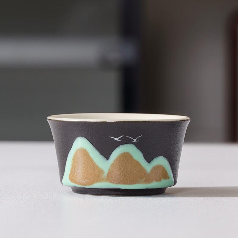 Zhuang Lu Hua Pin Hand-Painted Ceramic Tea Cup