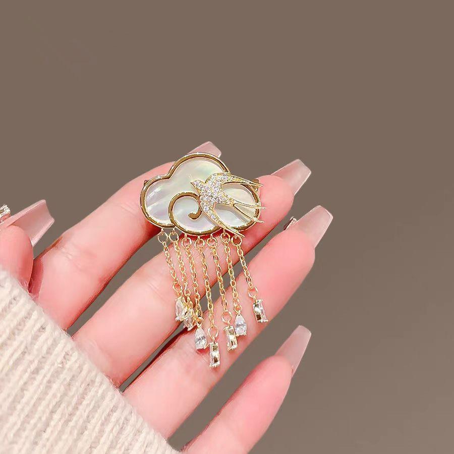 Брошь из сплава Гуофэн Сянъюнь Модная Классическая Женская Аксессуары с Кисточками Корсаж Универсальная Экстравагантная Маленькая Застежка-Булавка Ласточка