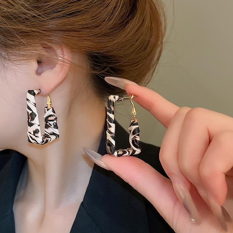 Серьги-пусеты Silver Needle Leopard Resin Geo Round, в стиле ретро Myer, нишевый дизайн для женщин