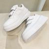 Маленькие белые туфли на толстой подошве на липучках женские 2025 новые весна-осень популярные универсальные кожаные маффины спортивные и повседневные кеды