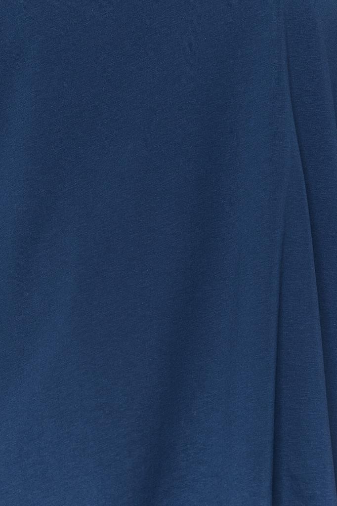 Женская базовая трикотажная футболка больших размеров в рубчик с широким воротником темно-синего цвета больших размеров