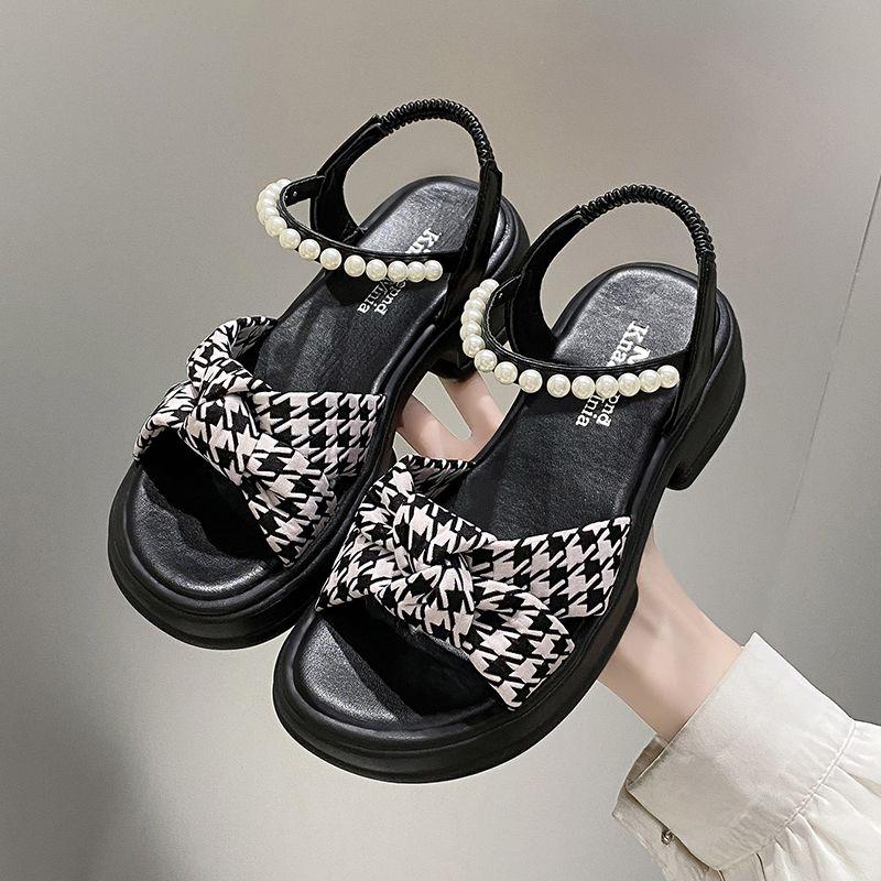Женская обувь Черный жемчуг Круглый носок Платформа Женские сандалии Дешевая ликвидация Сандалии Высокое качество по акции 2025 Роскошная обувь