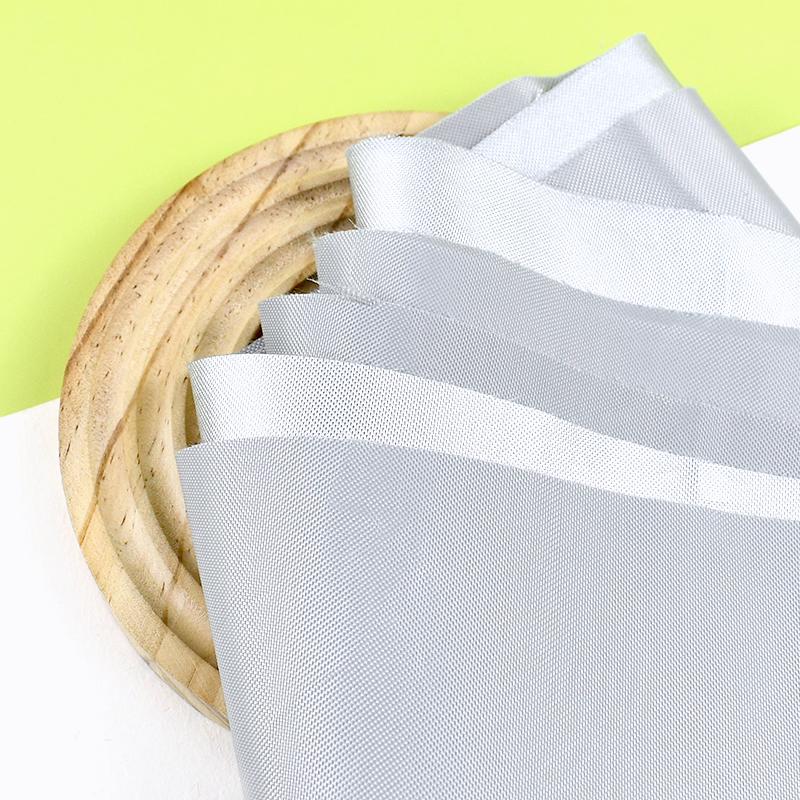 Ширина 150 см Водонепроницаемая Оксфордская ткань 300D Толщина 0,16 мм Ткань от солнца с защитой от УФ для уличной палатки, плаща, чехла для автомобиля, DIY-аксессуаров