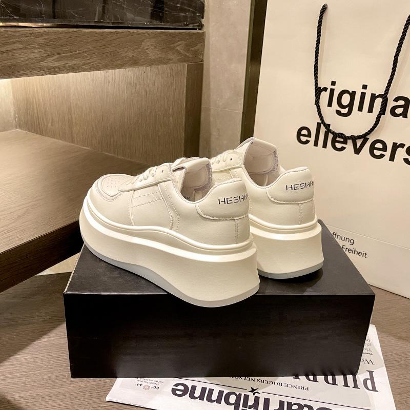 Luji платформа белые туфли женские осень и зима 2024 новая корейская версия универсальные кеды на платформе увеличивающие рост спортивная и повседневная обувь