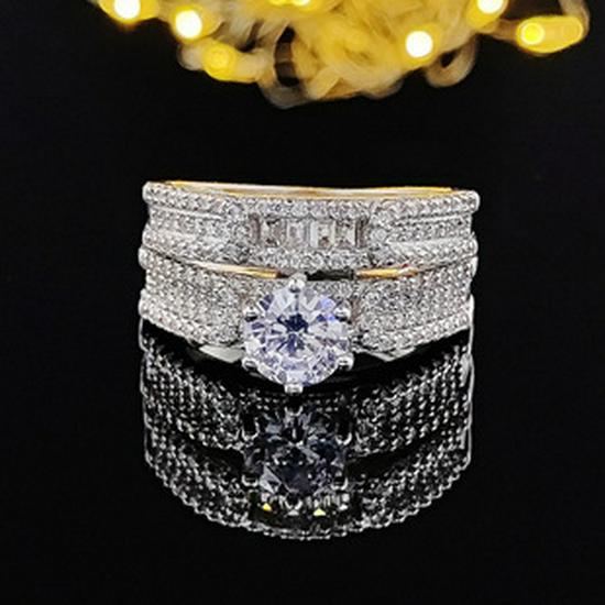 Женское комбинированное кольцо с микропаве из бриллиантов