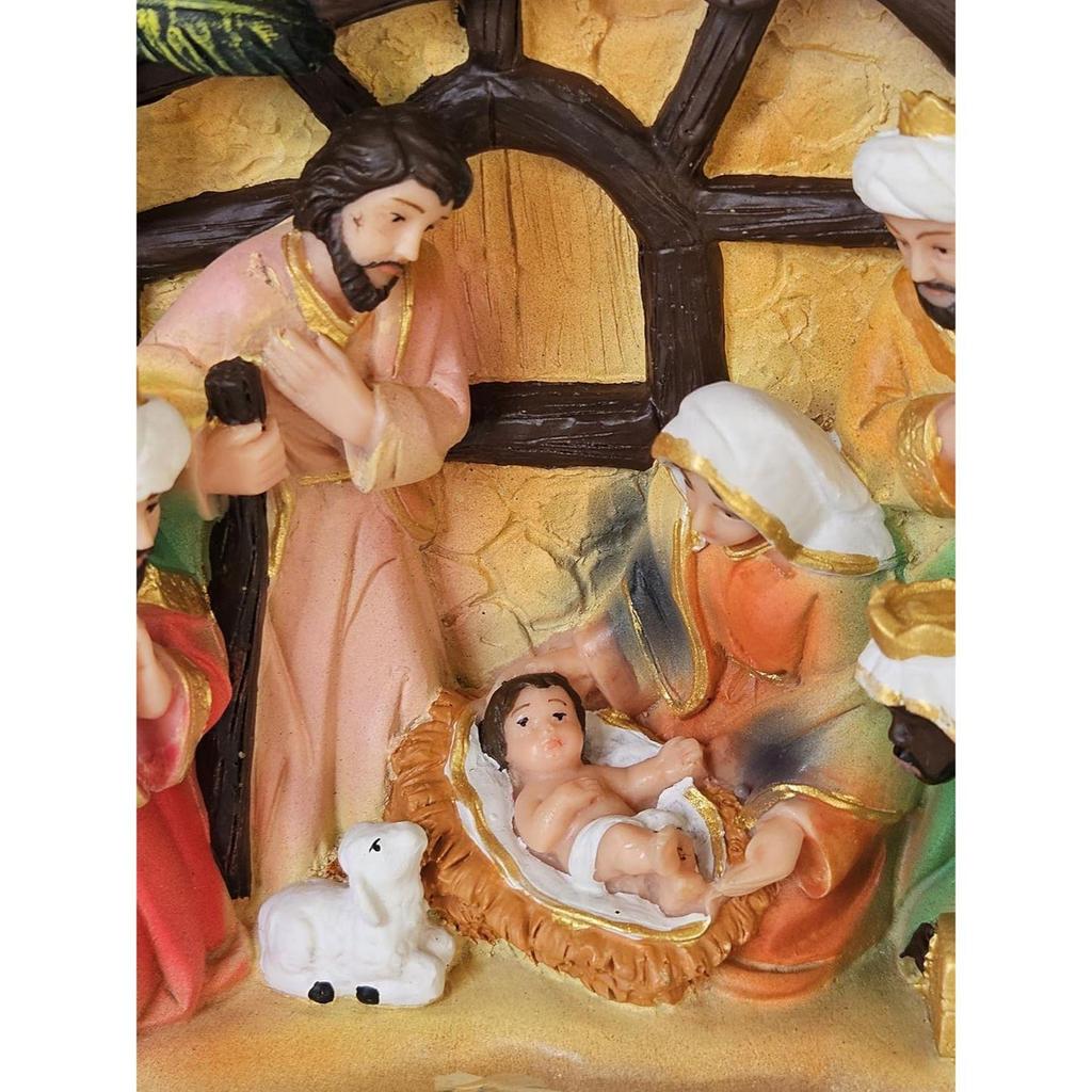 Latest Resin Decor Small Size Showpiece for Table Xmas Present To Friend Christmas Gifts Single Piece Holy Family Crib Figurines