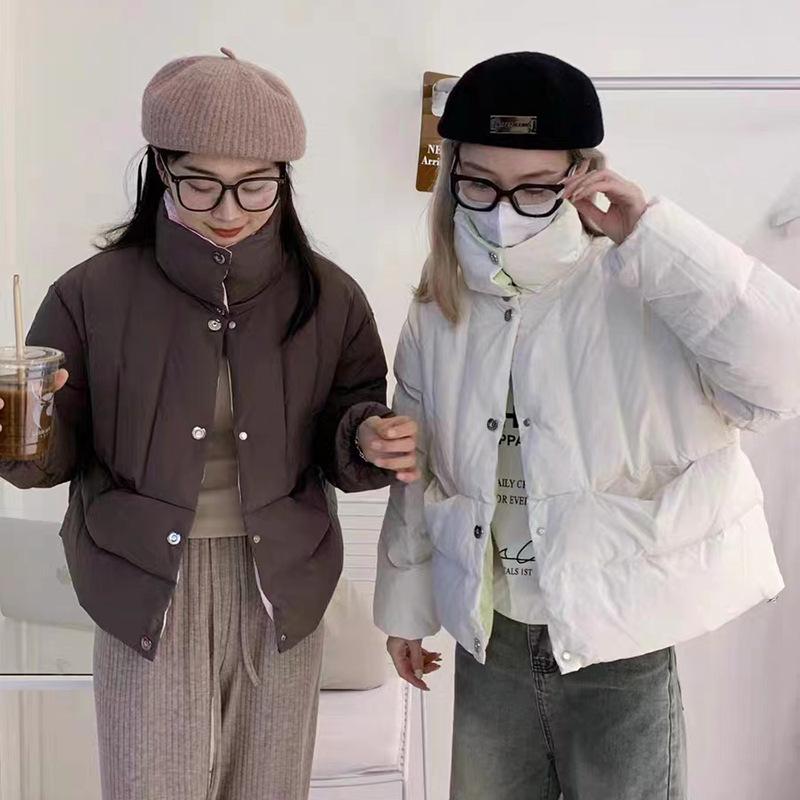 Короткая куртка на белом утином пуху, подходящая по цвету, женская, зимняя, 2024 года, свободная, с дизайном сращивания, маленькая куртка из хлеба