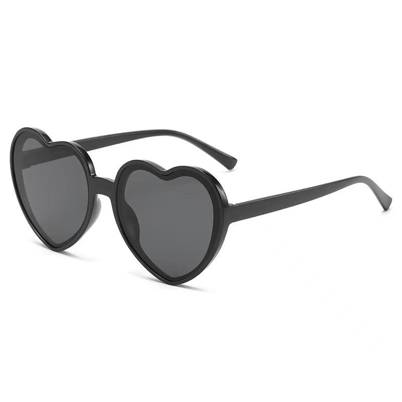 Lovely Heart Shaped Sunglasses for Women Fashion Cute Sexy Vintage Sun Glasses UV400 Protection Outdoor Leisure Eyewear