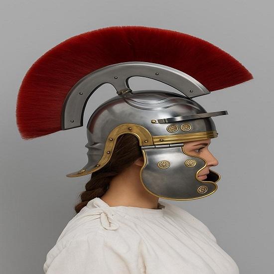 Шлем римского легионера ручной работы с красным плюмажем Исторический костюм Доспехи Шлем LARP, Косплей, Реконструкция Дисплей Подарки на Хэллоуин