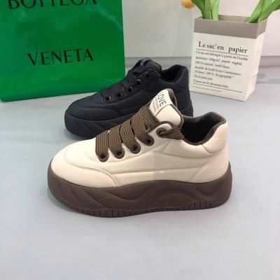 2024 Новая женская обувь Универсальный темперамент Зимняя спортивная обувь на среднем каблуке Толстая подошва Модная и удобная шнуровка