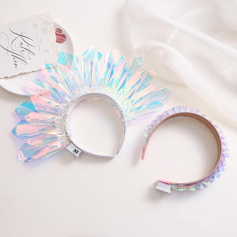 2024 Happy Year Crown Led Light Up Headband Светящиеся обручи для волос Мигающие детские Взрослые Рождественские вечеринки Реквизит Головные уборы