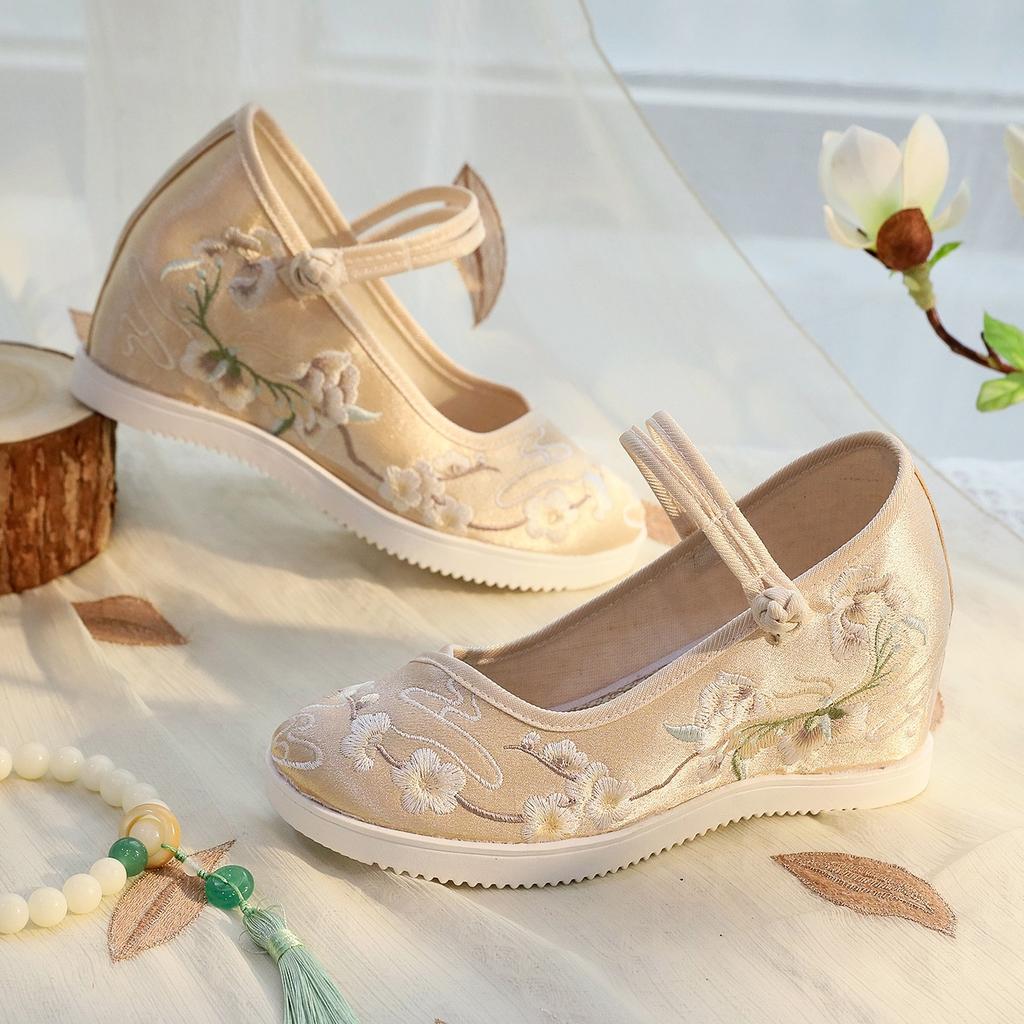 [Yudie] 2025 New Old Beijing Cloth Shoes with Heightened Round Head Women with Hanfu High Heels and Thick Soles Embroidered Shoes