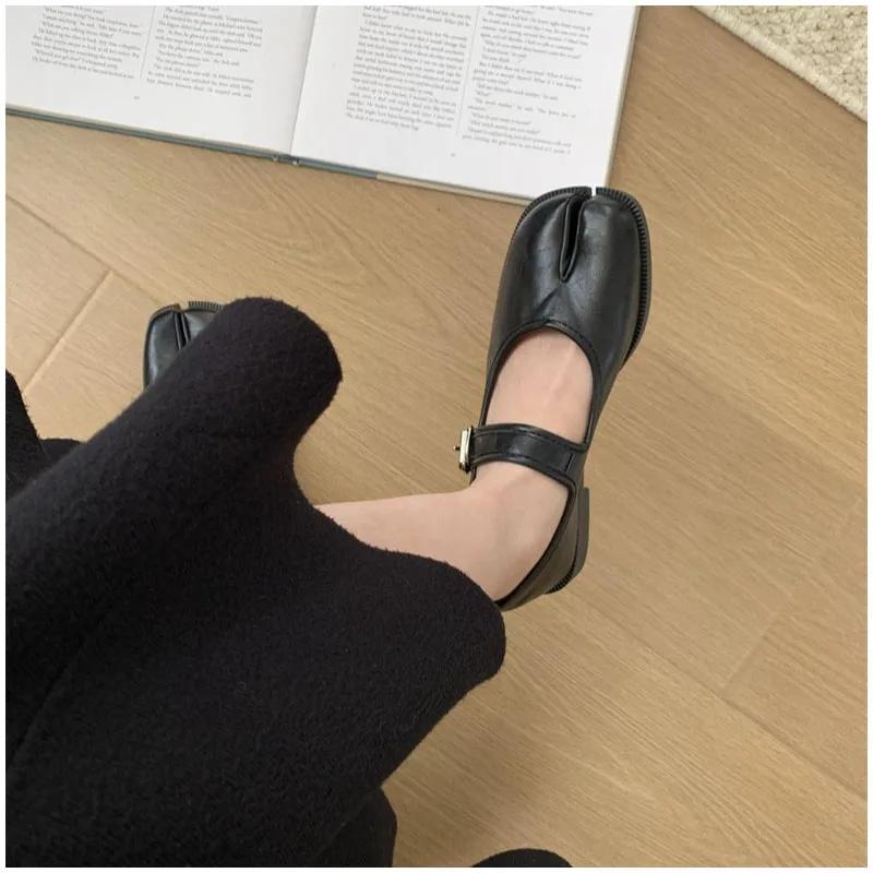 Женские мокасины Tabi Ninja Flats с раздельным носком Mary Janes Black Leather One Word Buckle Shoes Solid Brief Lady Loafers + бесплатные носки